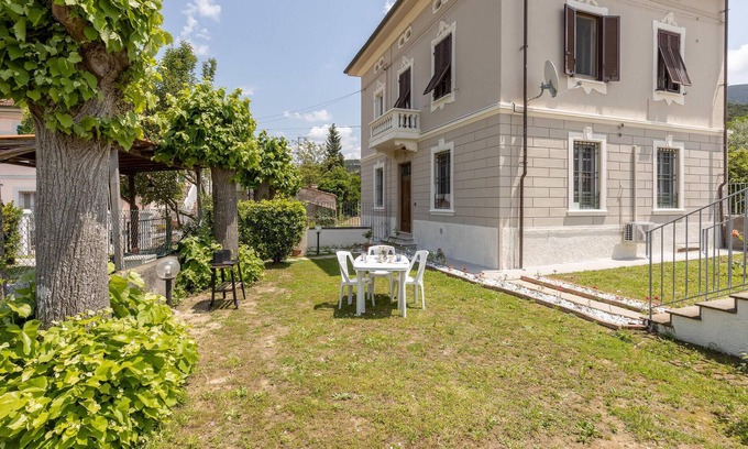 Santa Maria del Giudice Apartamento | Alojamiento de 2 habitaciones en Lucca