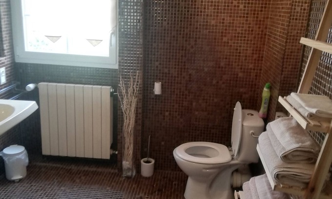 Saint-Lon-les-Mines Cama Y Desayuno | Charming cottage for 10 people with garden, swimming pool and jacuzzi