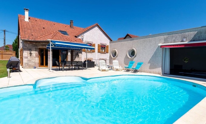 Villers-les-Luxeuil Cabaña | Casa rural con encanto con piscina privada y jacuzzi en los Vosgos
