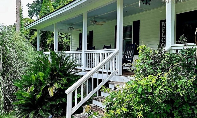 Whitemarsh Island Casa | Charming Coastal Cottage