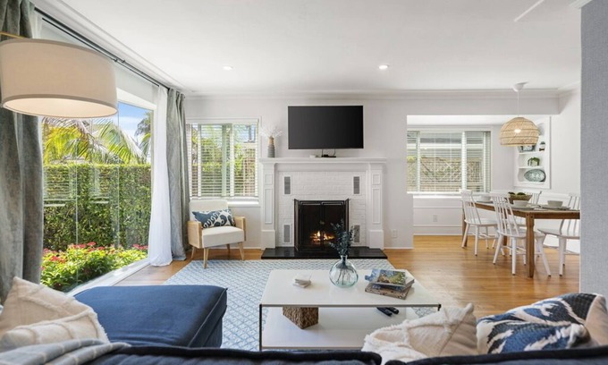 Beach Barber Tract Casa | Charming Coastal Cottage - Windansea Beach Walkable