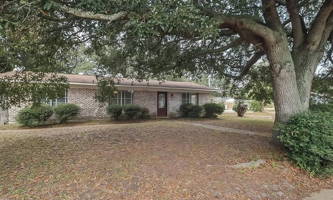 Biloxi Casa | Charming Coastal Retreat in West Biloxi!