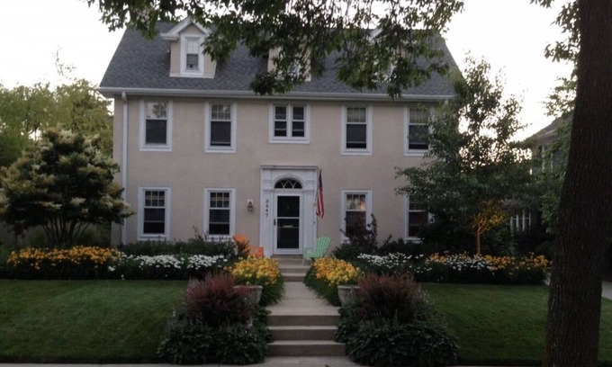 Shorewood Casa | Colonial con encanto 3. 2 millas del DNC