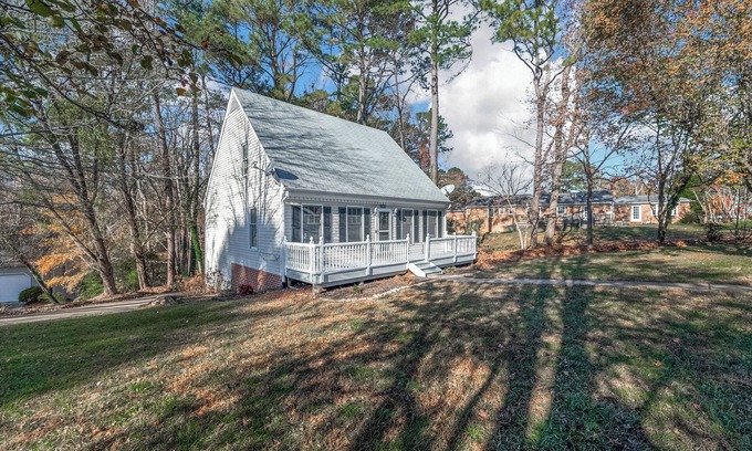 Williamsburg Casa | Charming Colonial Williamsburg Cottage Home w/ add'l storage, Pet Friendly!