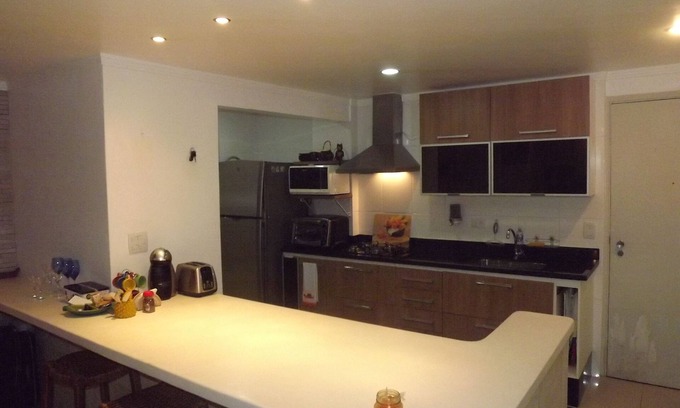 Jardim Vitoria Apartamento | Encantador, cómodo, COMPLETO Y CON COCHERA CUBIERTA.