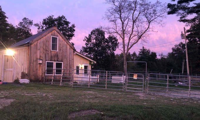 Madison Cabaña | Charming Comfortable Cottage at Windcroft Stables