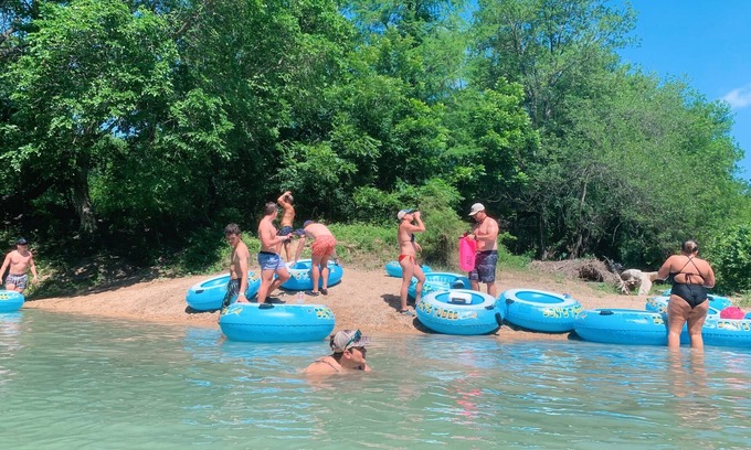 Fentress Cabina | Charming, Comfy Cabin on the San Marcos River!