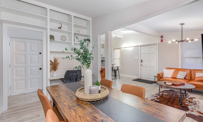 Durham Casa | Charming Contemporary 2 Bedroom Home in Durham