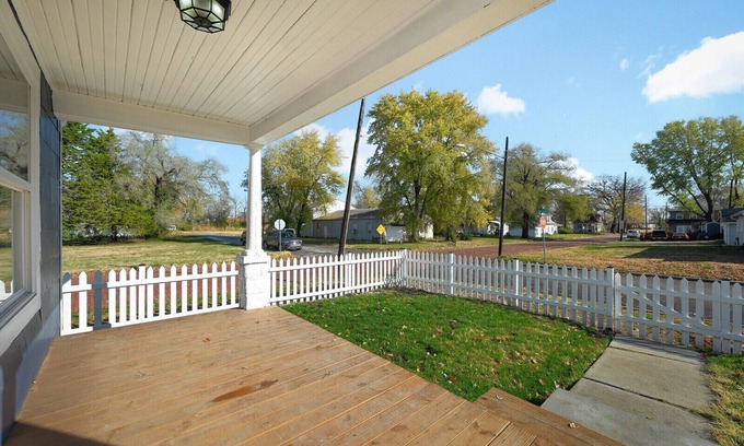 Kansas City Casa | Charming, corner lot bungalow! Newly renovated!
