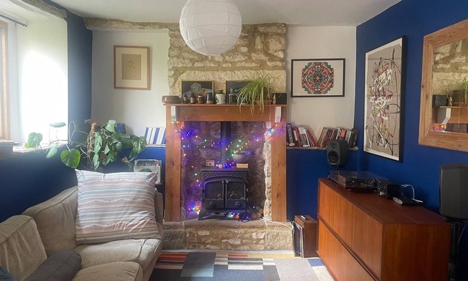 Nailsworth Casa | Charming Cotswold stone cottage with garden, off-road parking and valley views