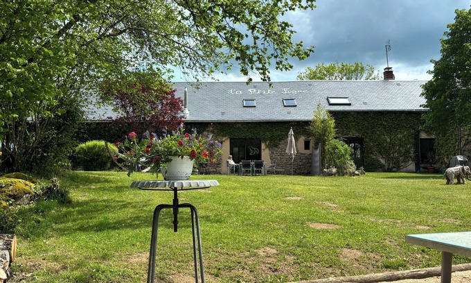 Alligny-en-Morvan Casa | CASA RURAL CON ENCANTO EN EL MUEBLE TURISMO NATURAL PARQUE REGIONAL MORVAN ****