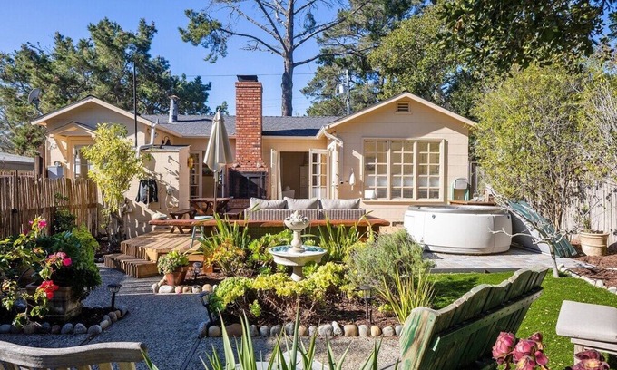 Golden Rectangle Casa | Charming Cottage in Downtown Carmel - Large Backyard with Hot Tub