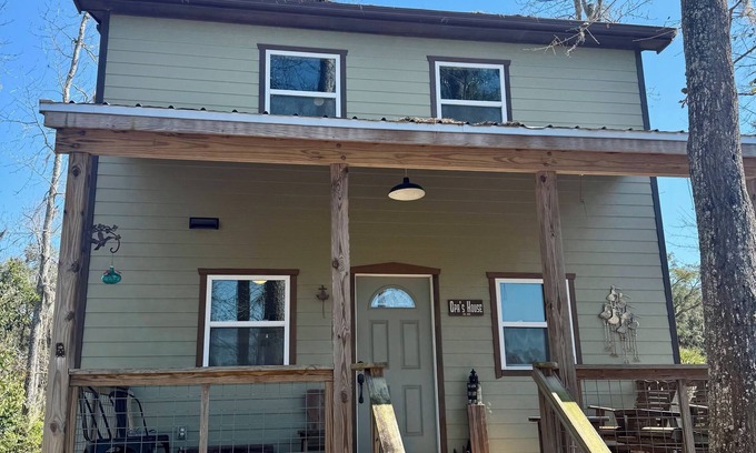 St. Simons Island Cabaña | Charming cottage with AC, WiFi, relaxing decks in soothing St. Simons Island