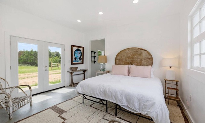 Warrenton Casa | Charming Cottage, 5 Minutes to Round Top!
