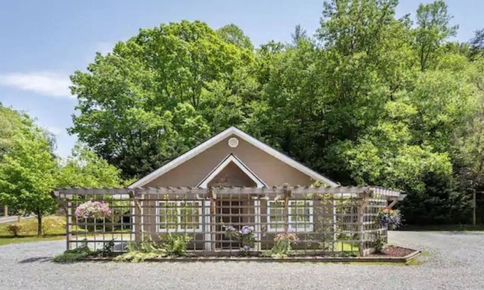 Blue Ridge Cabaña | Charming Cottage at Willow Creek Falls & Vineyard in Blue Ridge, GA