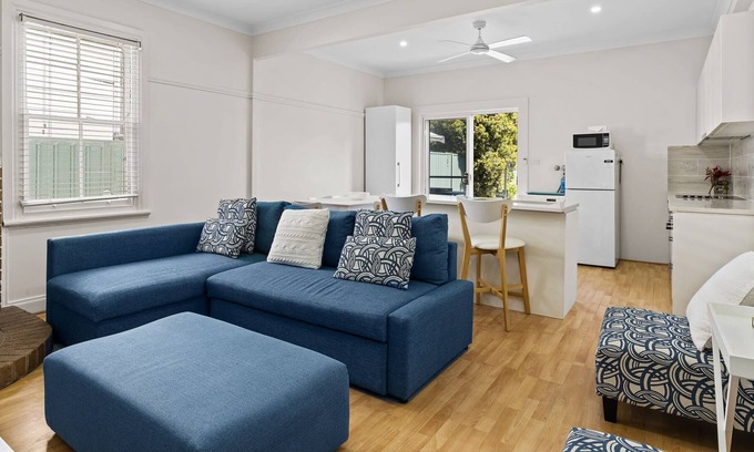 Swansea Casa | Charming Cottage by the Water
