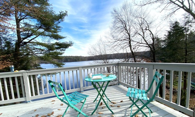 Ashburnham Casa | Charming Cottage by the Lake