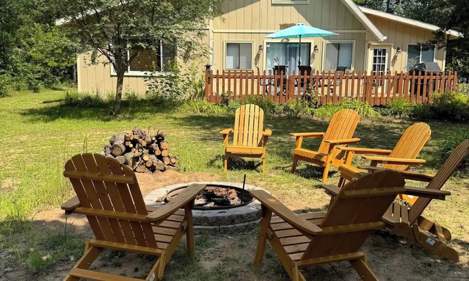 Friendship Casa | Charming cottage by Castle Rock