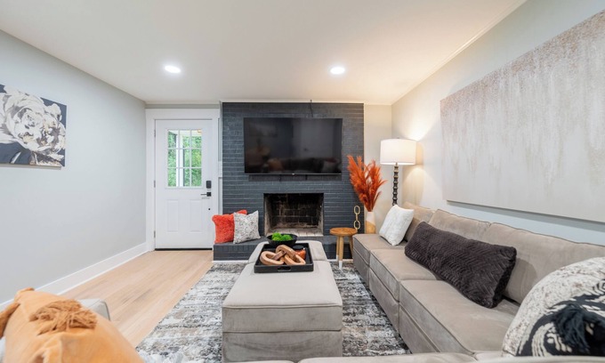 Blacksburg Casa | Charming cottage entrance with cozy curb appeal, nestled in a peaceful and green setting.