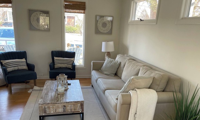 Madison Casa | Charming cottage for a beach getaway in the beautiful town of Madison, CT.