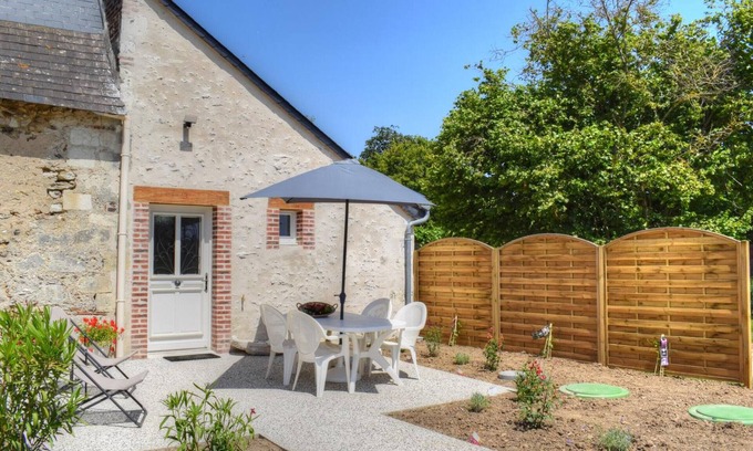 Joue-les-Tours Cabaña | **Escapada rural en Touraine: acogedor y completo gîte con jardín privado**