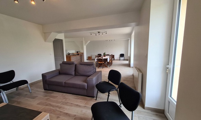 Montierchaume Cabaña | Gîte indépendant avec terrasse et jardin, proche Châteauroux et Issoudun.