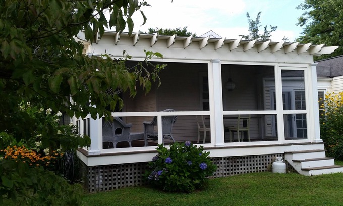 Brookhaven Cabaña | Escapada con Encanto Cottage, 5 minutos al este de Bellport Village