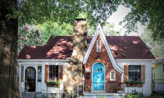 Lenox Casa | Charming cottage in desirable Cooper-Young neighborhood!