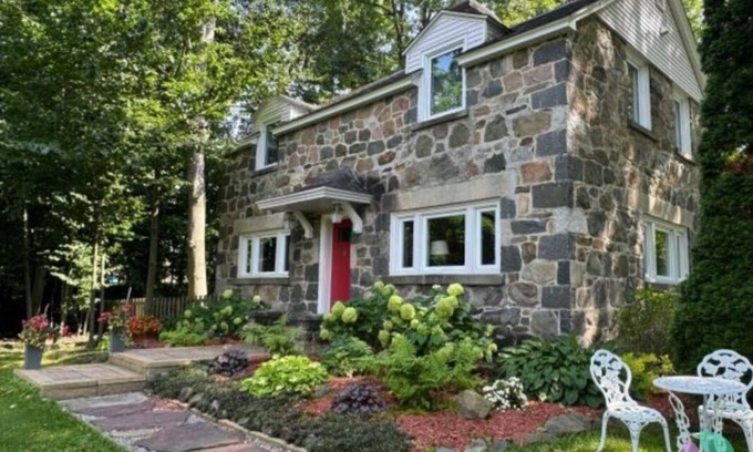 Granby Casa | Beautiful English cottage close to ski mountains and all winter activities
