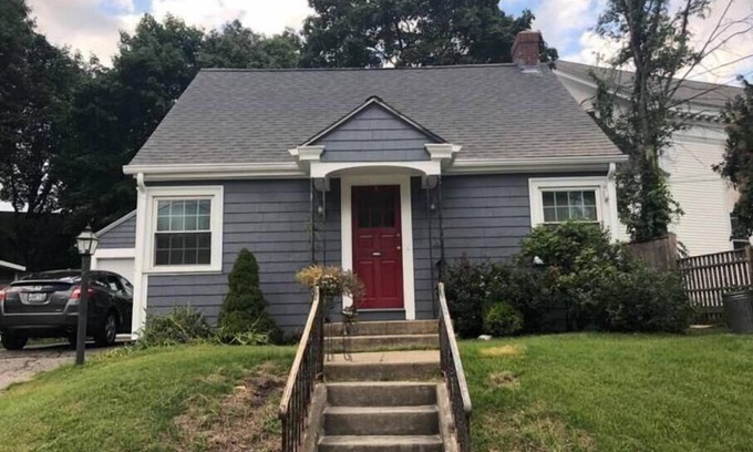 Edgewood Casa | Charming Cottage in Pawtuxet Village