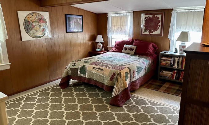 Lake George Cabaña | Cottage con Encanto - El secreto mejor guardado de Lake George!