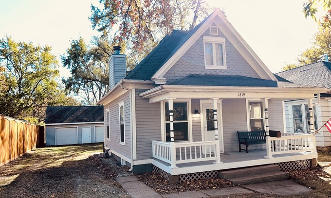 Greater Auburndale Casa | Charming cottage near hospitals