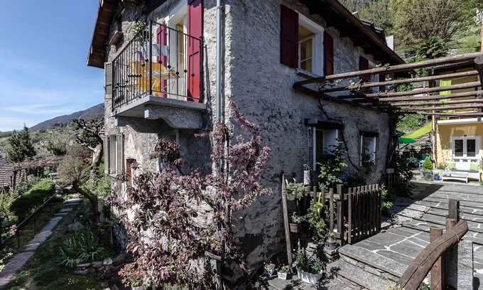 Gordola Cabaña | Charming Cottage near Locarno/ Lake