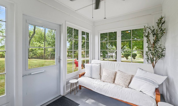 Purcellville Cabaña | Charming cottage on 178 acres in Virginia's wine country.