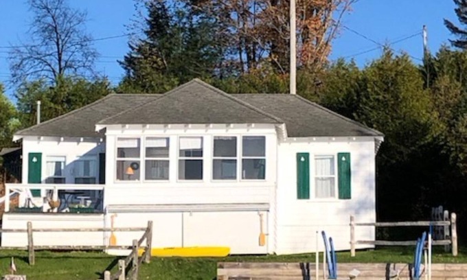 Westmore Cabina | Charming cottage on Lake Willoughby w/ sun porch, private deck and dock.