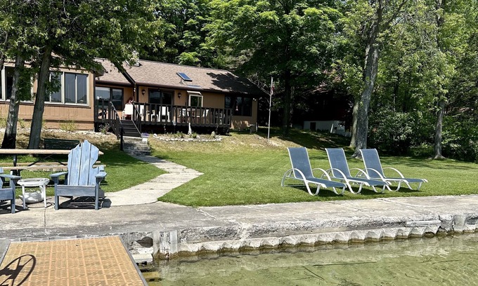 Cedar Cabaña | Charming Cottage on North Shore of Little Traverse Lake-LeelanauCounty