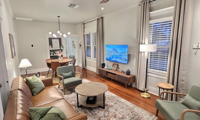 Seguin Casa | Charming cottage-style home with a prime location to downtown and pickleball.