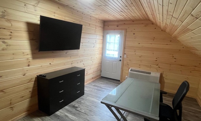 Kelleys Island Casa | Charming cottage - New in 2024 with AC and Golf cart on peaceful Kelleys Island