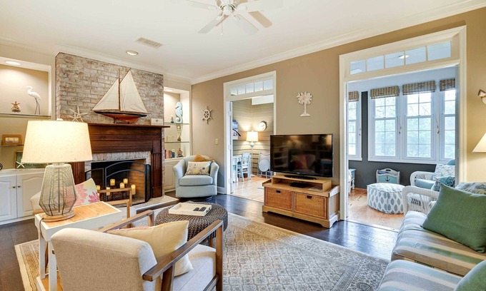 Murrells Inlet Cabaña | Charming Cottage Near Golf Courses & Marsh Walk!