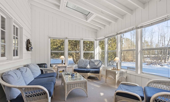 Jacksonport Cabaña | Charming Cottage - Walk to Jacksonport/Sand Beach -July 4th Week Available!