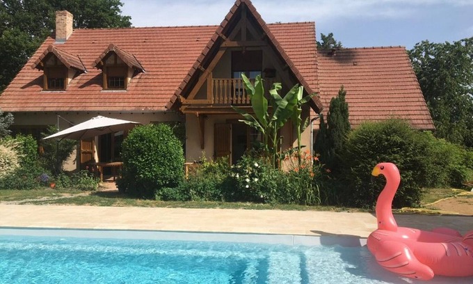 Lurcy-Levis Cabaña | Charming Cottage with Private Pool and Garden - 7 People