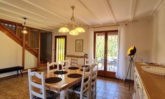 Bar-le-Duc Cabaña | Espléndido chalet con jardín y terraza en zona tranquila cerca del centro y atracciones culturales