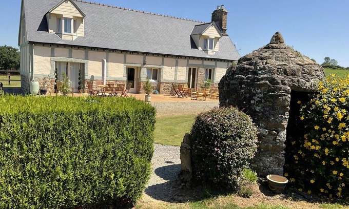La Trinite Cabaña | Encantador refugio rural con vistas, bicicletas, jardín privado y cerca de Baie du Mont St-Michel