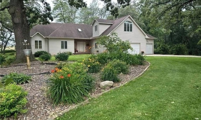 Clinton Casa | Charming country 4 bed/2 bath house in Clinton, near golf & casino. Wifi, A/C