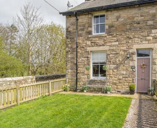 Alnwick Casa | Charming country cottage at a Victorian Station