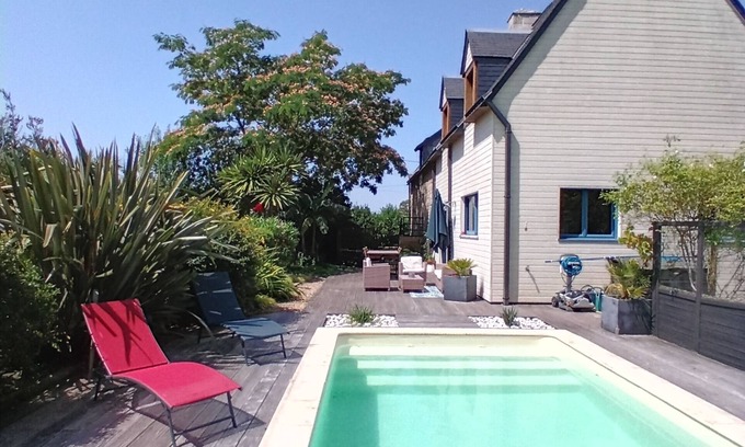 Vannes Casa | Charming country house with swimming pool in Vannes for family vacations
