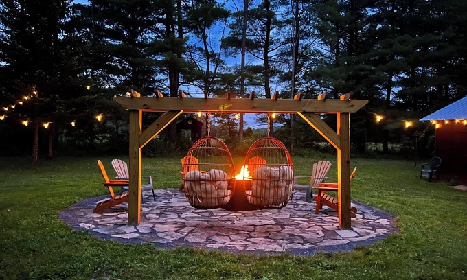 Central Bridge Casa | Charming Country Cottage