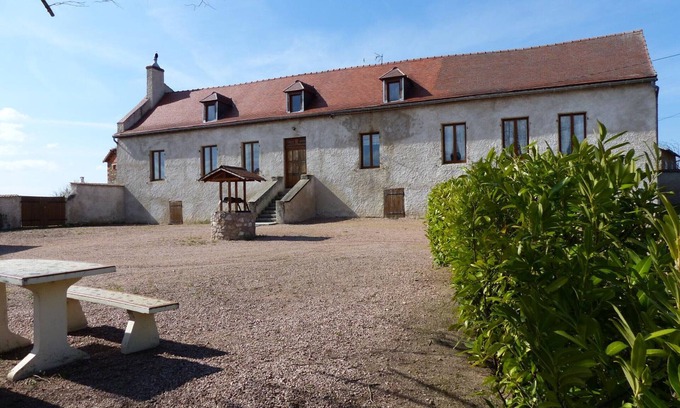 Arfeuilles Cabaña | Casa rural con jardín, WiFi y chimenea en la Montaña Bourbonnaise