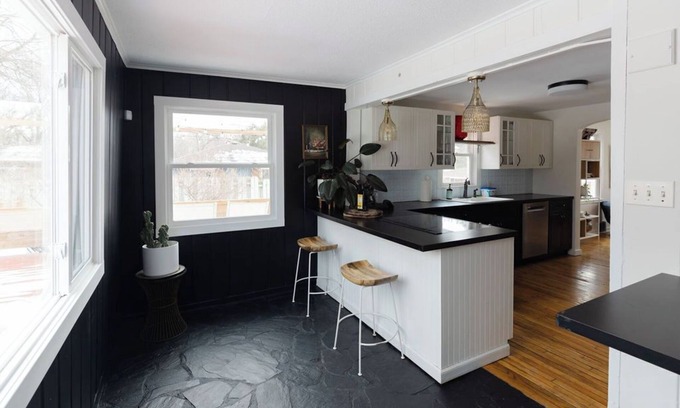 Minnetonka Casa | Charming & Cozy 2-Bedroom Retreat Near Lake Minnetonka – Perfect family place