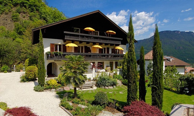 Nalles Apartamento | Charming cozy apartment with mountain & forest view, only 15min. from Meran&Bozen